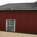 Kylmillä alueilla missä lumi usein jäätyy emme suosittele vain osan katon suojausta vaan katto tulisi suojata kokonaan