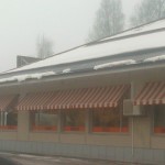 Shellin itäsivulla tavanomaiset esteet