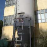 Alumiinitikkaisiin kiinnitettävä lisävaruste Kulo Tikastuki helpotus moniin pikku askareisiin