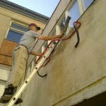 Ikkunan pesun apuvälineeksi Kulo Tikastuki